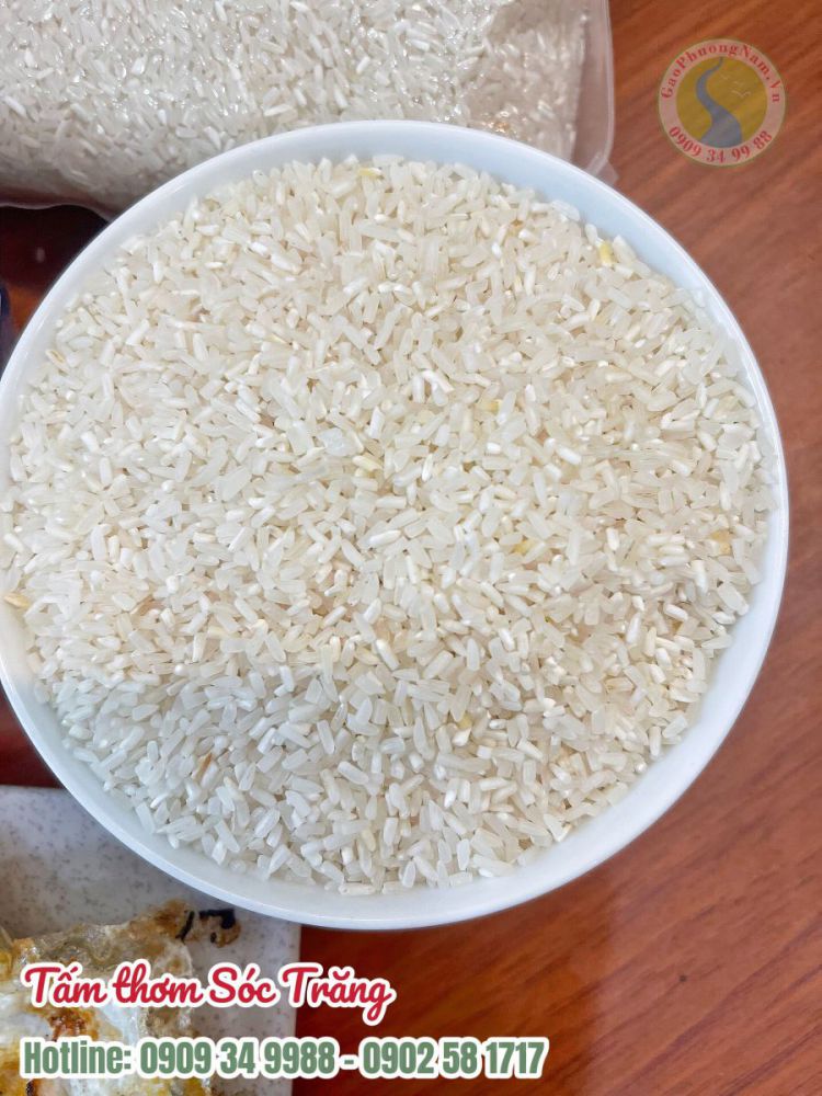 Hạt gạo tấm thơm ST25
